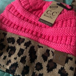 BRAND NEW CC MESSY BUN TWO-TONED BEANIES